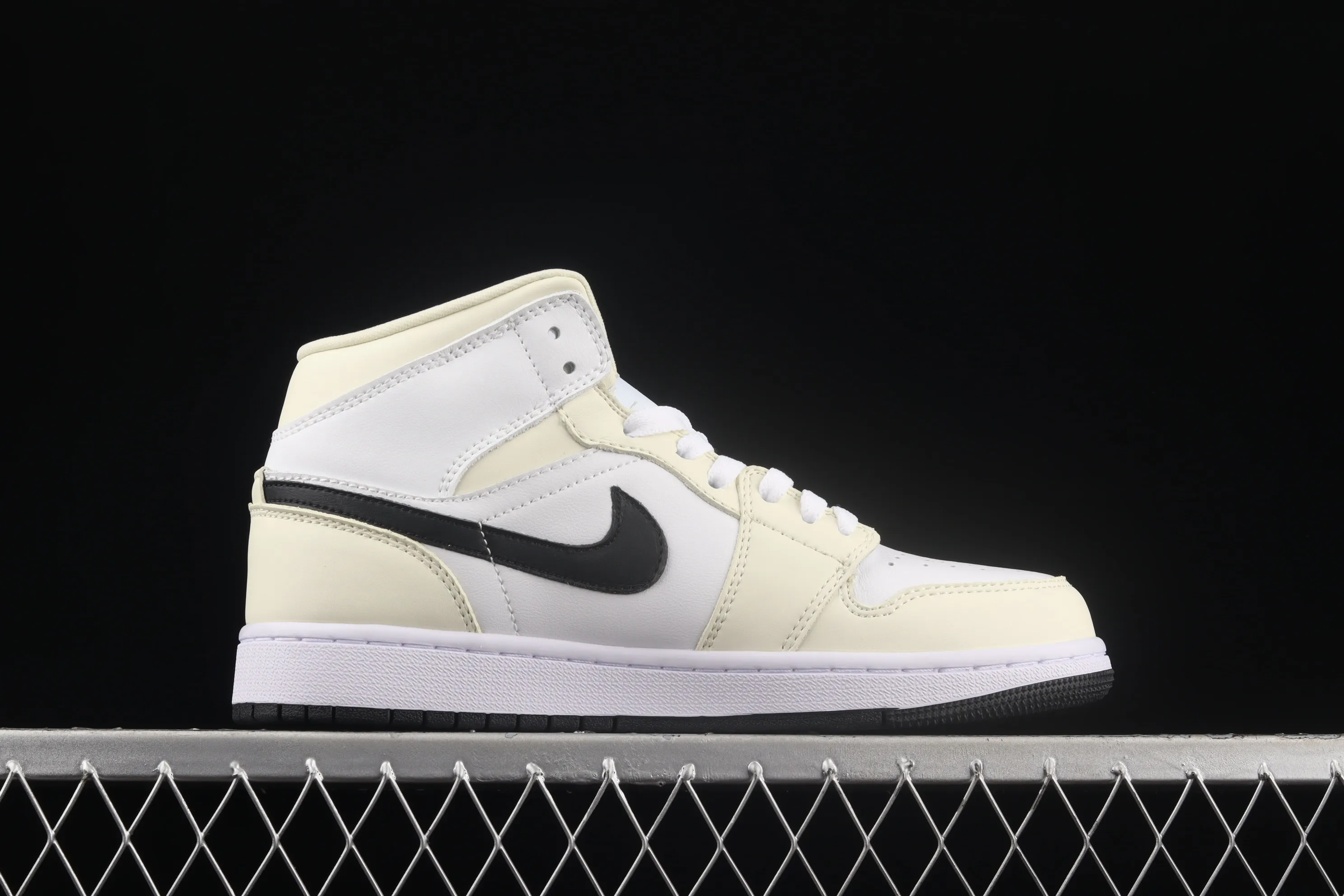 All categories Air Jordan Jordan series basketball shoes Air Jordan 1 Mid Air Jordan 1 Mid AJ1 Joe 1 white apricot milk coconut cream China basketball shoes BQ6472-121